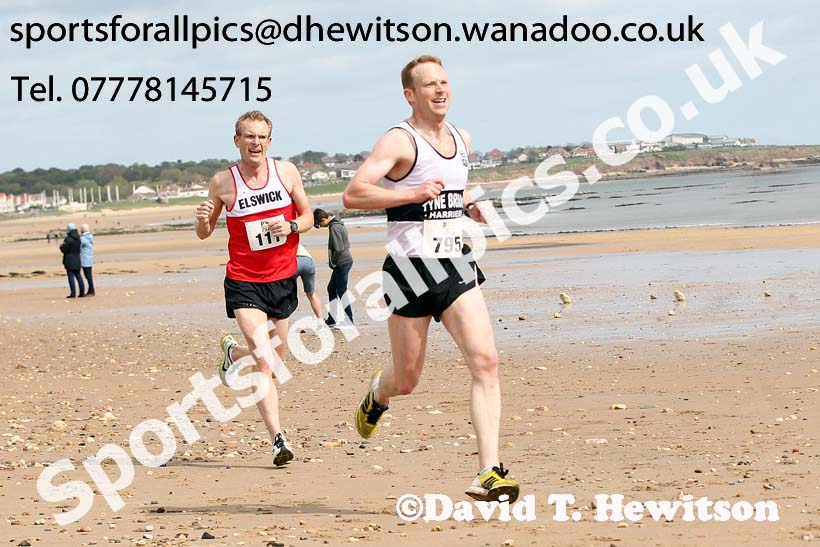 Pier to Pier, South Shields to Roker. Photo: David T. Hewitson/Sports for All Pics